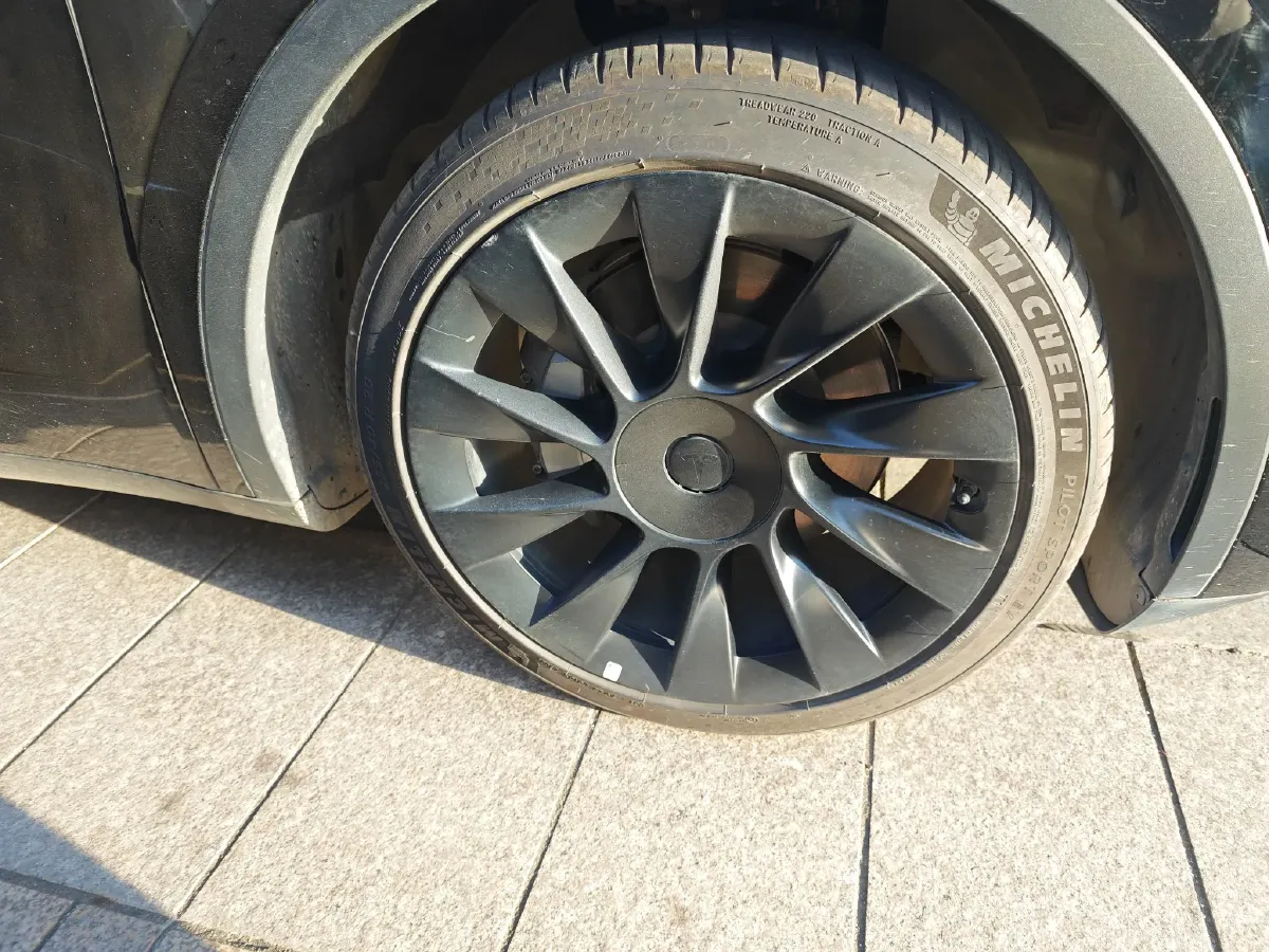 2024 Tesla Model Y BEV 60KWH,autocango,china used car exporter,china ev exporter,chinese used car exporter,chinese used ev exporter