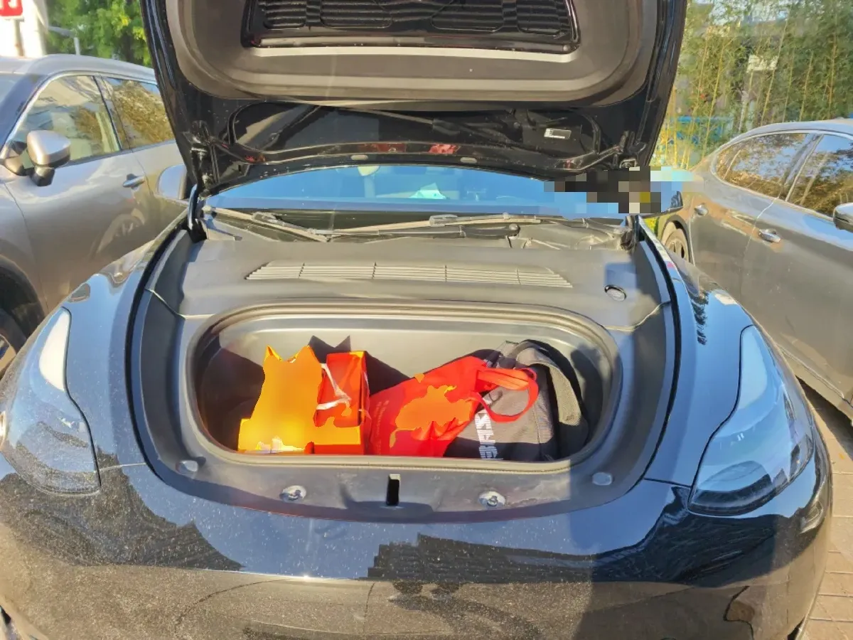 2024 Tesla Model Y BEV 60KWH,autocango,china used car exporter,china ev exporter,chinese used car exporter,chinese used ev exporter