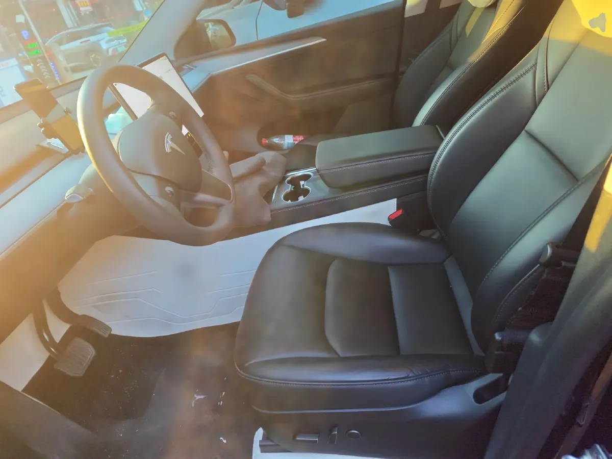 2024 Tesla Model Y BEV 60KWH,autocango,china used car exporter,china ev exporter,chinese used car exporter,chinese used ev exporter