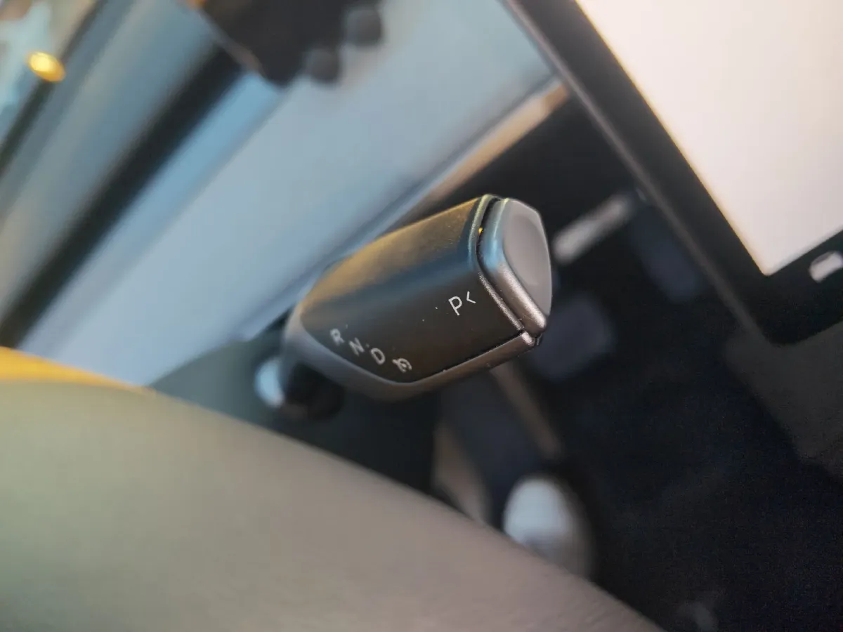 2024 Tesla Model Y BEV 60KWH,autocango,china used car exporter,china ev exporter,chinese used car exporter,chinese used ev exporter