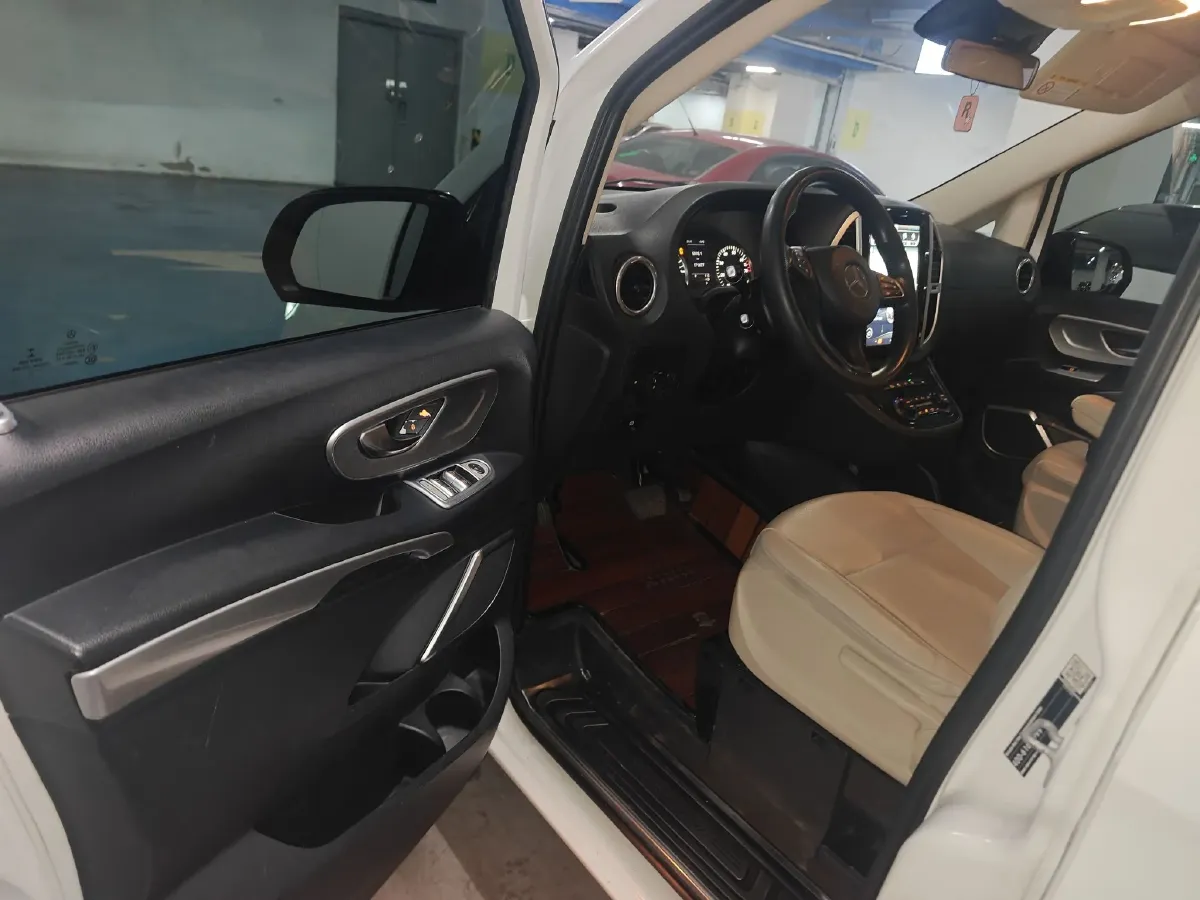 2016 Mercedes-Benz Vito 2.0T 211HP L4 7AT,autocango,china used car exporter,china ev exporter,chinese used car exporter,chinese used ev exporter