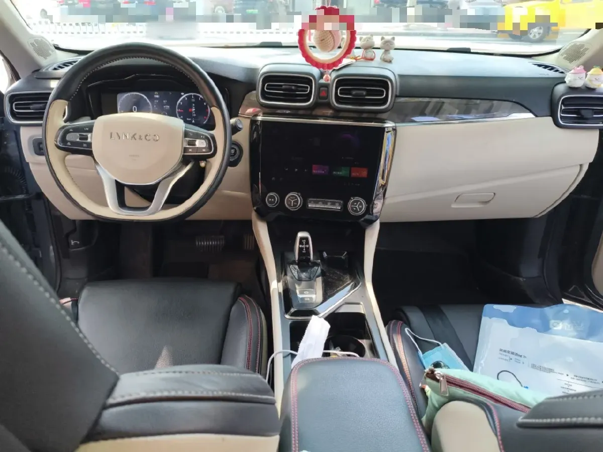 2018 Skoda Karoq 1.4T 150HP L4 7DCT,autocango,china used car exporter,china ev exporter,chinese used car exporter,chinese used ev exporter