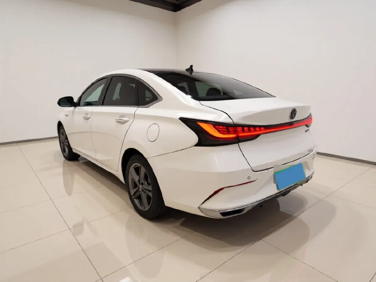 2023 ChangAn Raeton Plus 1.5T 188HP L4 7DCT,autocango,china used car exporter,china ev exporter,chinese used car exporter,chinese used ev exporter