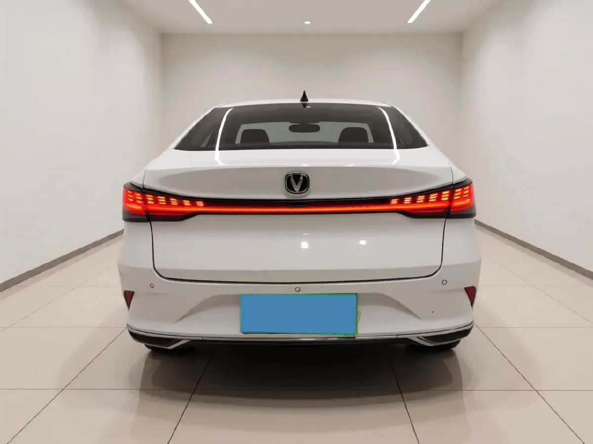 2023 ChangAn Raeton Plus 1.5T 188HP L4 7DCT,autocango,china used car exporter,china ev exporter,chinese used car exporter,chinese used ev exporter