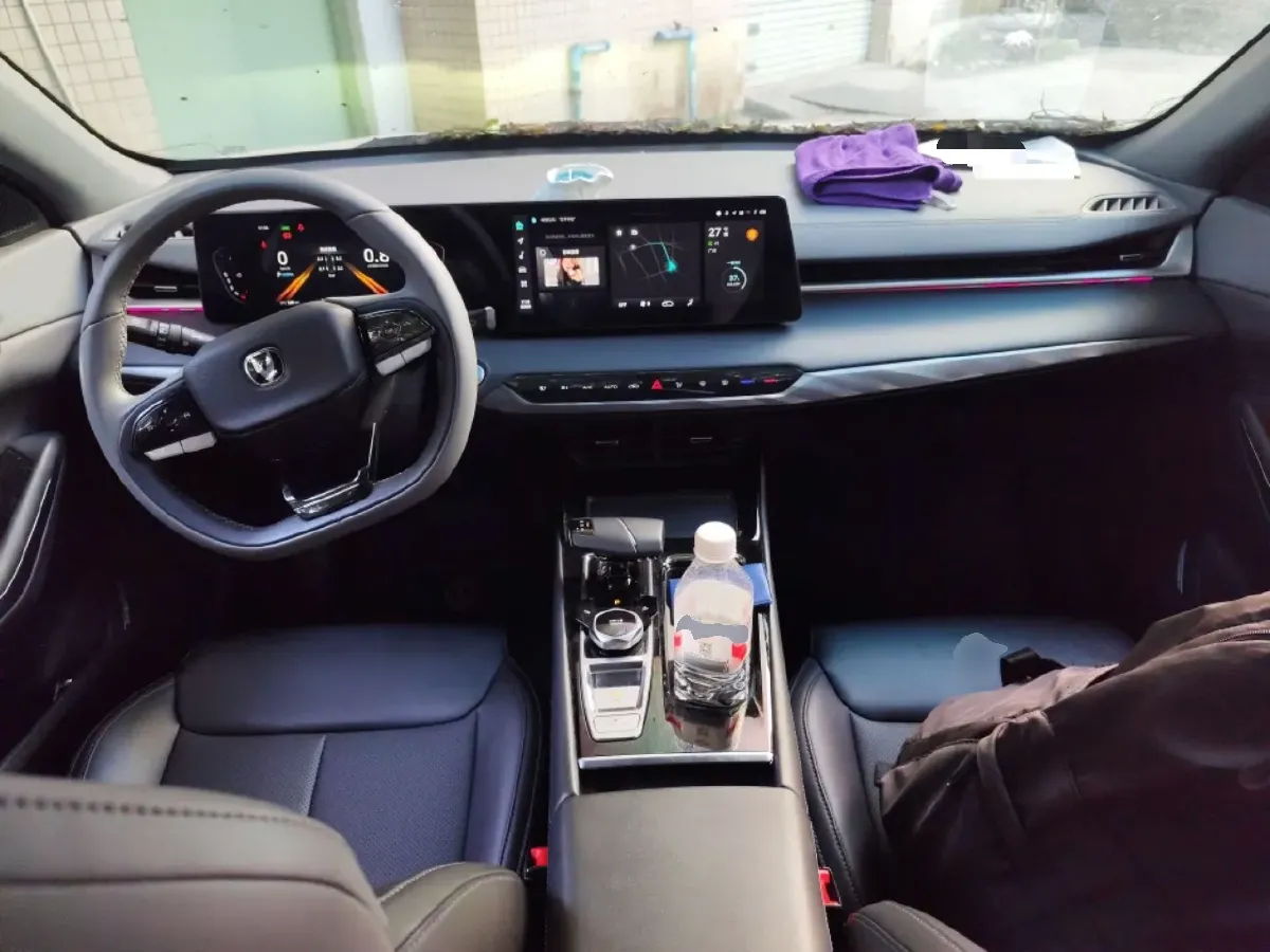 2023 ChangAn Raeton Plus 1.5T 188HP L4 7DCT,autocango,china used car exporter,china ev exporter,chinese used car exporter,chinese used ev exporter