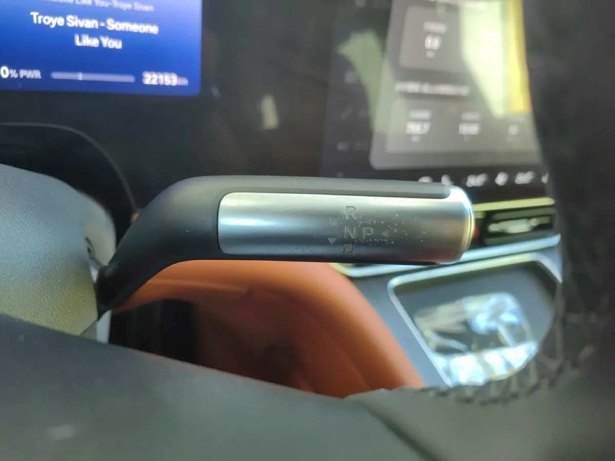 2025 AITO AITO M9 REEV 160HP REEV 52KWH,autocango,china used car exporter,china ev exporter,chinese used car exporter,chinese used ev exporter