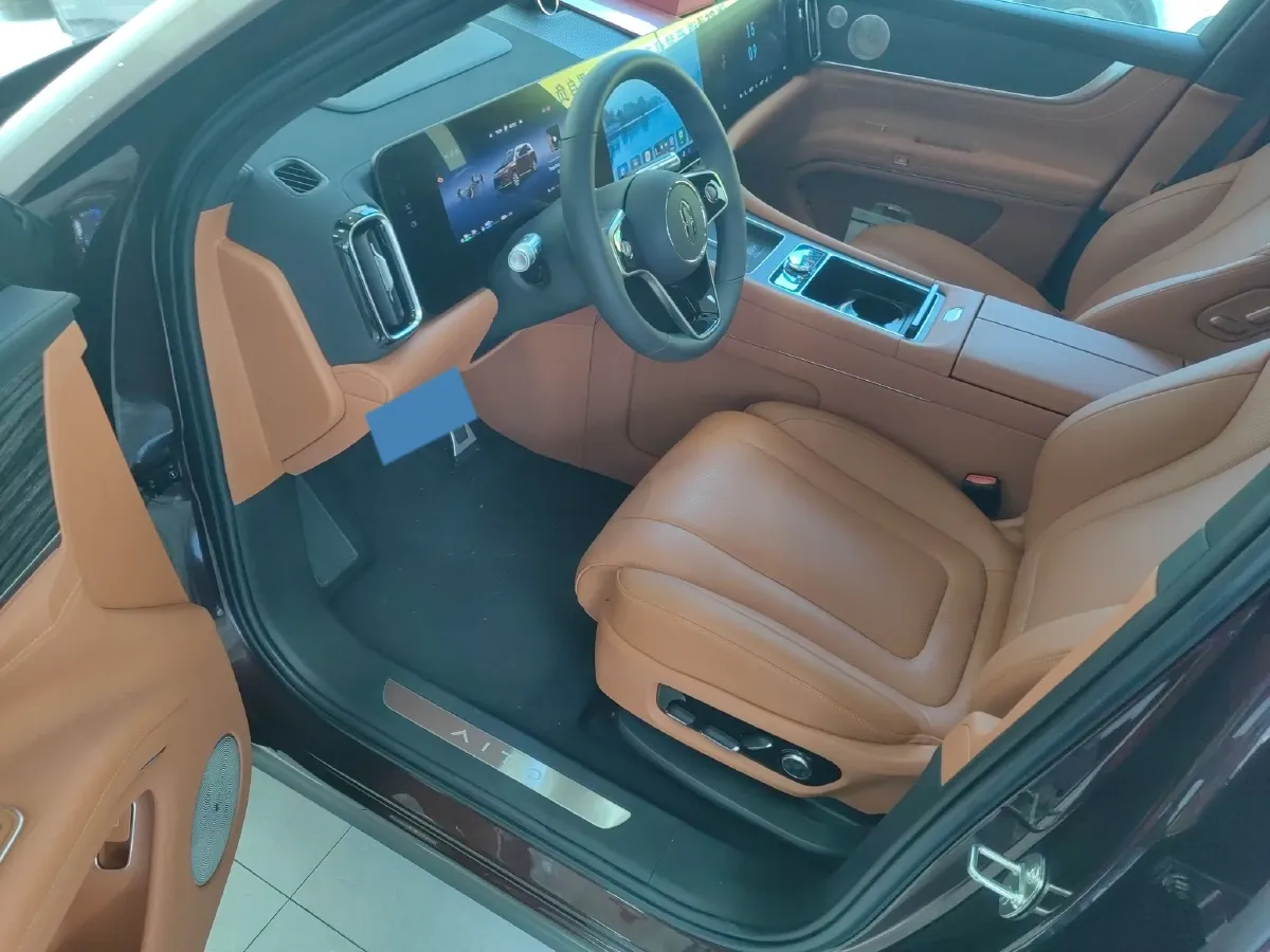 2025 AITO AITO M9 REEV 160HP REEV 52KWH,autocango,china used car exporter,china ev exporter,chinese used car exporter,chinese used ev exporter