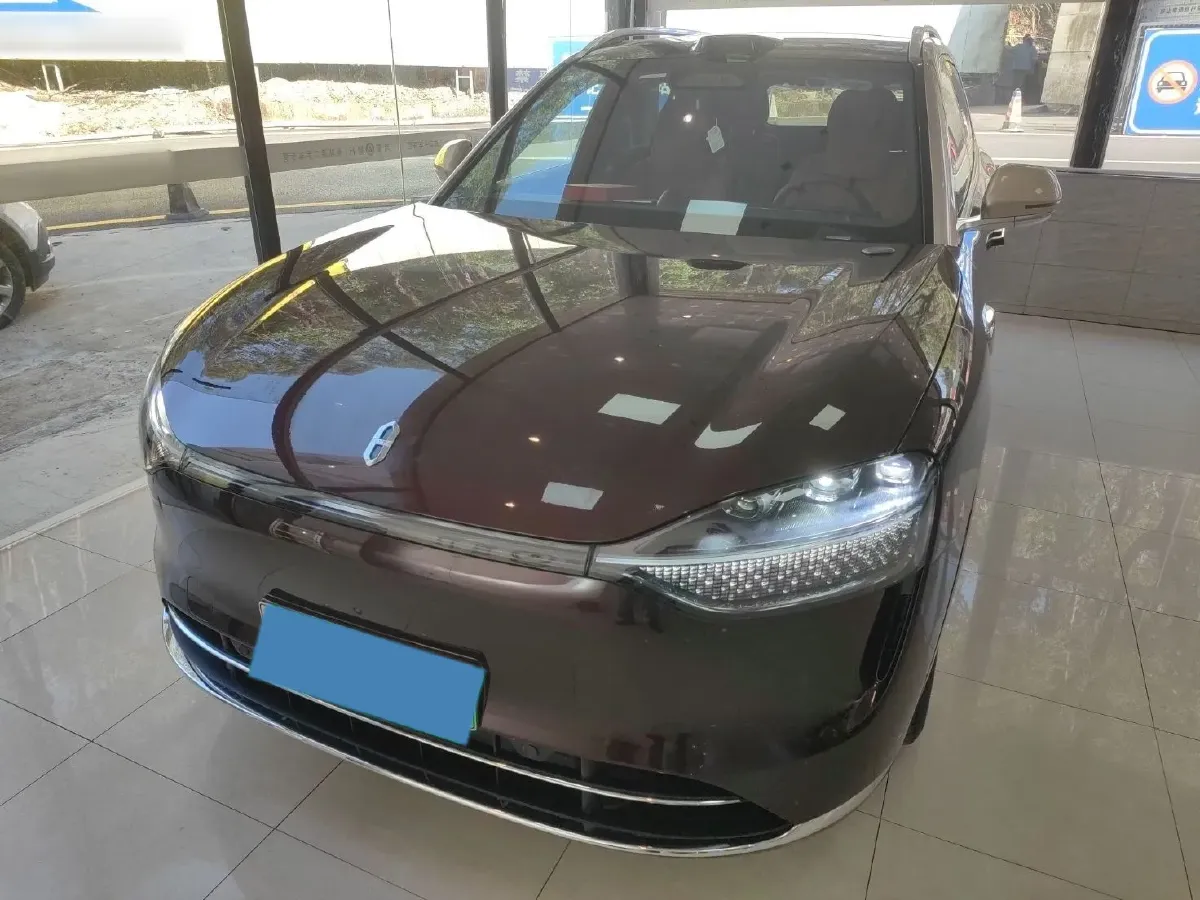 2025 AITO AITO M9 REEV 160HP REEV 52KWH,autocango,china used car exporter,china ev exporter,chinese used car exporter,chinese used ev exporter