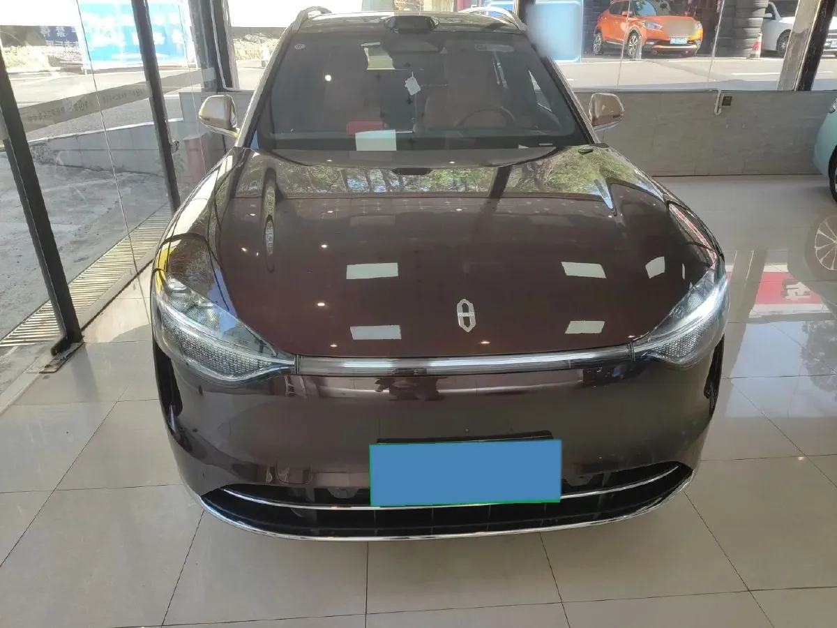 2025 AITO AITO M9 REEV 160HP REEV 52KWH,autocango,china used car exporter,china ev exporter,chinese used car exporter,chinese used ev exporter