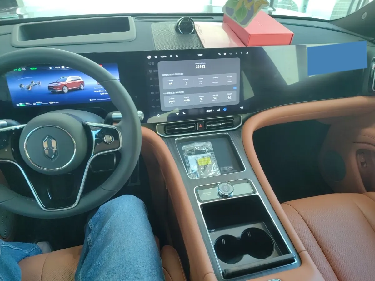 2025 AITO AITO M9 REEV 160HP REEV 52KWH,autocango,china used car exporter,china ev exporter,chinese used car exporter,chinese used ev exporter