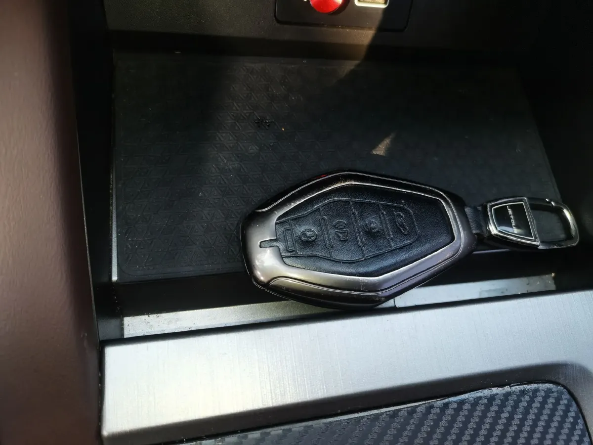 2023 Jetour X90 Plus 1.6T 197HP L4 7DCT,autocango,china used car exporter,china ev exporter,chinese used car exporter,chinese used ev exporter