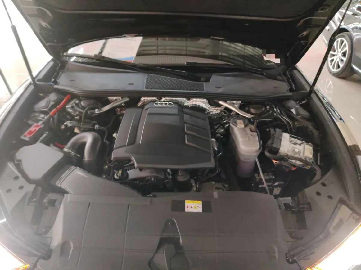 2023 Audi A6L 2.0T 245HP L4 7DCT,autocango,china used car exporter,china ev exporter,chinese used car exporter,chinese used ev exporter