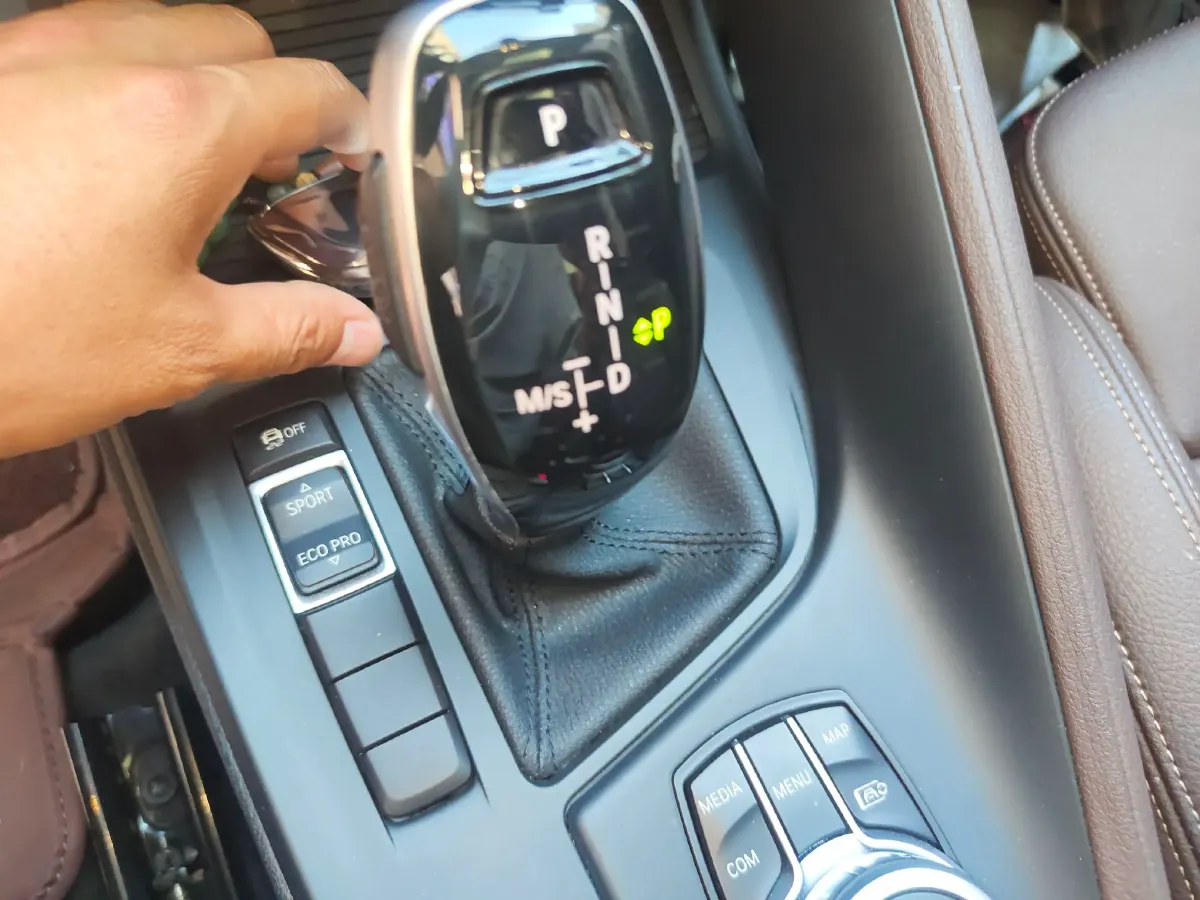 2022 BMW X1 2.0T 192HP L4 7DCT,autocango,china used car exporter,china ev exporter,chinese used car exporter,chinese used ev exporter