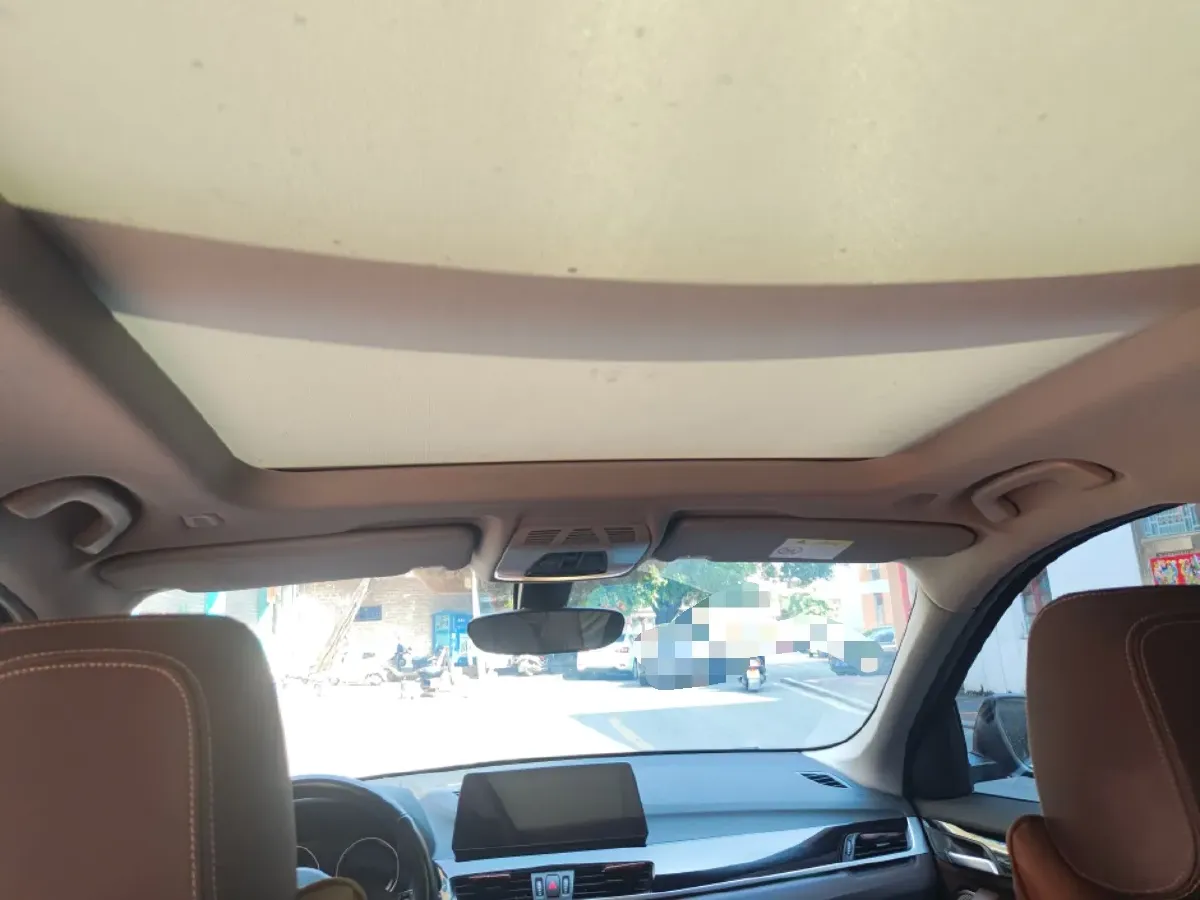 2022 BMW X1 2.0T 192HP L4 7DCT,autocango,china used car exporter,china ev exporter,chinese used car exporter,chinese used ev exporter