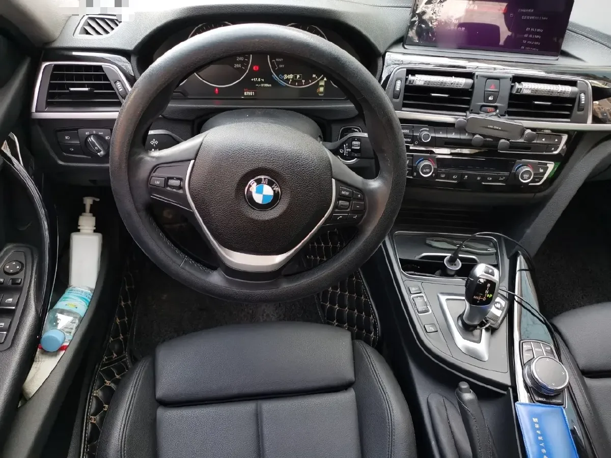 2019 BMW 3 Series 2.0T 184HP L4 8AT,autocango,china used car exporter,china ev exporter,chinese used car exporter,chinese used ev exporter