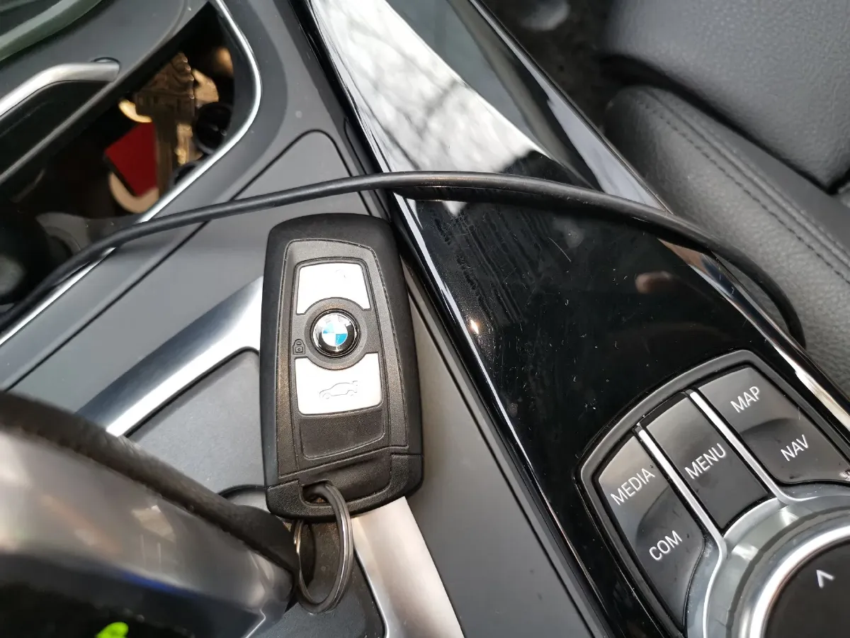 2019 BMW 3 Series 2.0T 184HP L4 8AT,autocango,china used car exporter,china ev exporter,chinese used car exporter,chinese used ev exporter