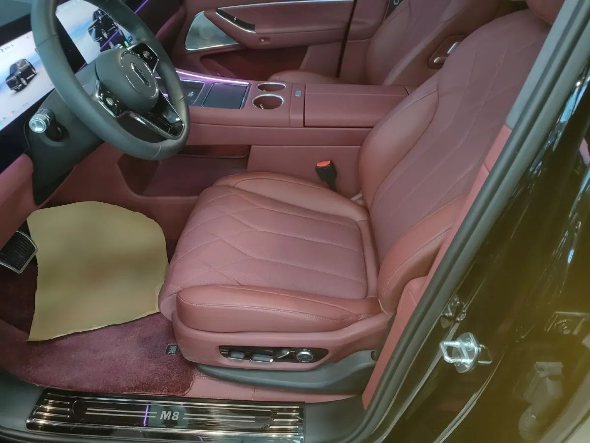 2025 AITO AITO M8 REEV 160HP REEV 53.4KWH,autocango,china used car exporter,china ev exporter,chinese used car exporter,chinese used ev exporter