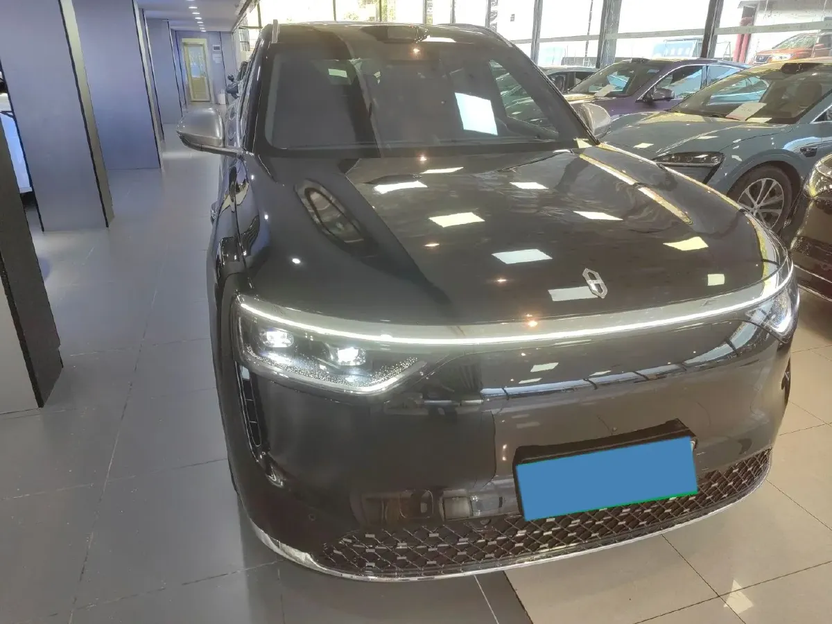 2025 AITO AITO M8 REEV 160HP REEV 53.4KWH,autocango,china used car exporter,china ev exporter,chinese used car exporter,chinese used ev exporter