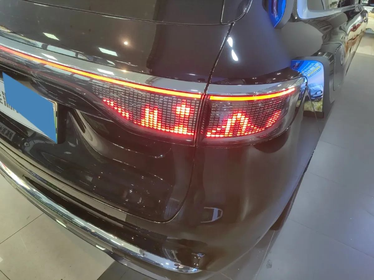 2025 AITO AITO M8 REEV 160HP REEV 53.4KWH,autocango,china used car exporter,china ev exporter,chinese used car exporter,chinese used ev exporter