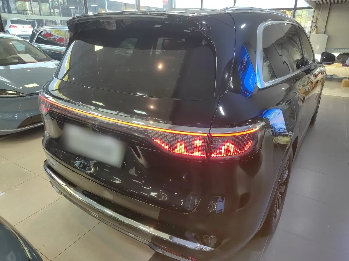 2025 AITO AITO M8 REEV 160HP REEV 53.4KWH,autocango,china used car exporter,china ev exporter,chinese used car exporter,chinese used ev exporter