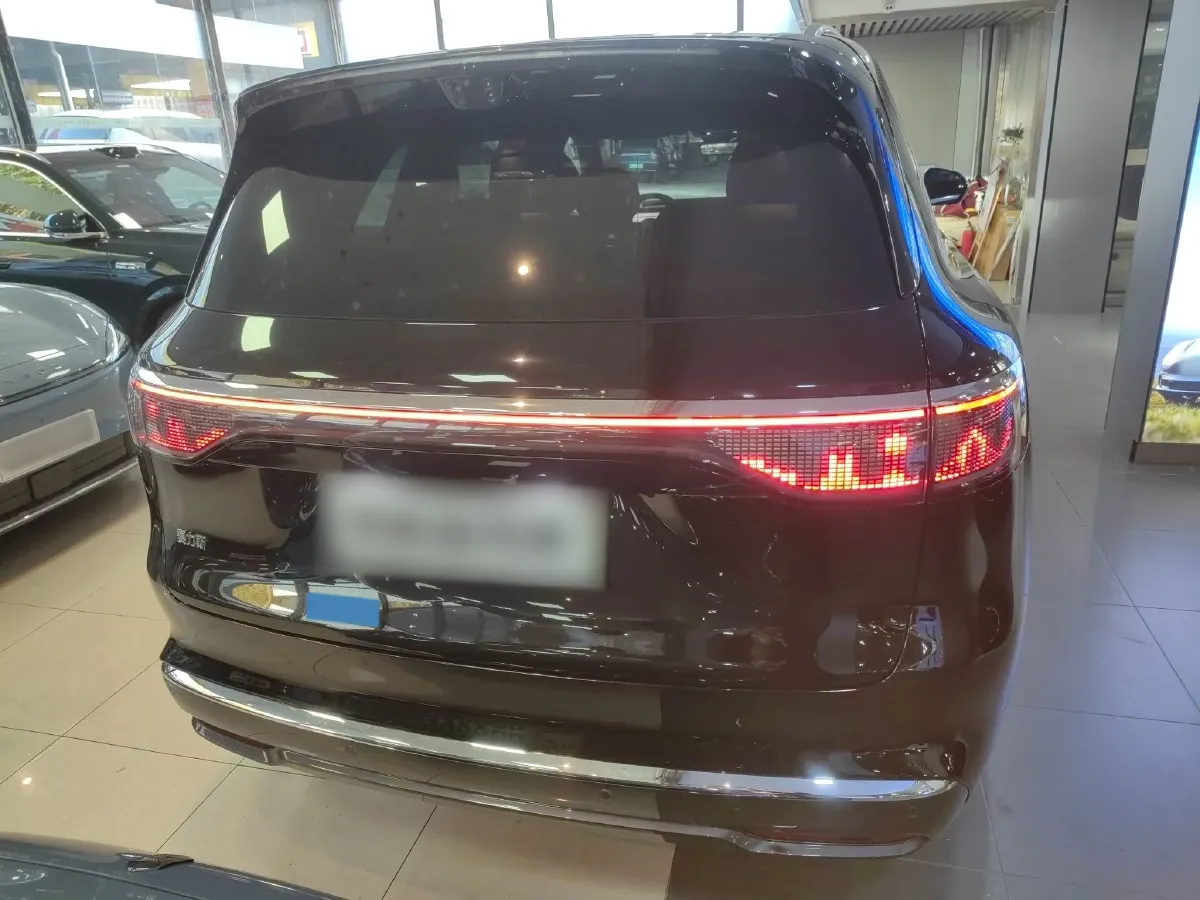 2025 AITO AITO M8 REEV 160HP REEV 53.4KWH,autocango,china used car exporter,china ev exporter,chinese used car exporter,chinese used ev exporter