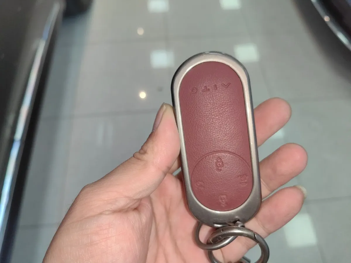 2025 AITO AITO M8 REEV 160HP REEV 53.4KWH,autocango,china used car exporter,china ev exporter,chinese used car exporter,chinese used ev exporter