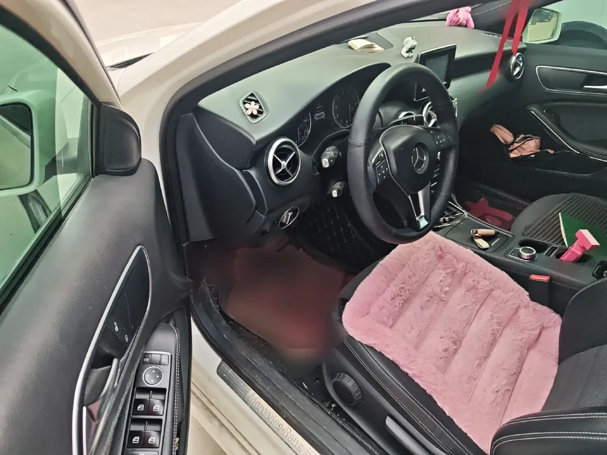 2015 Mercedes-Benz A Class 1.6T 122HP L4 7DCT,autocango,china used car exporter,china ev exporter,chinese used car exporter,chinese used ev exporter