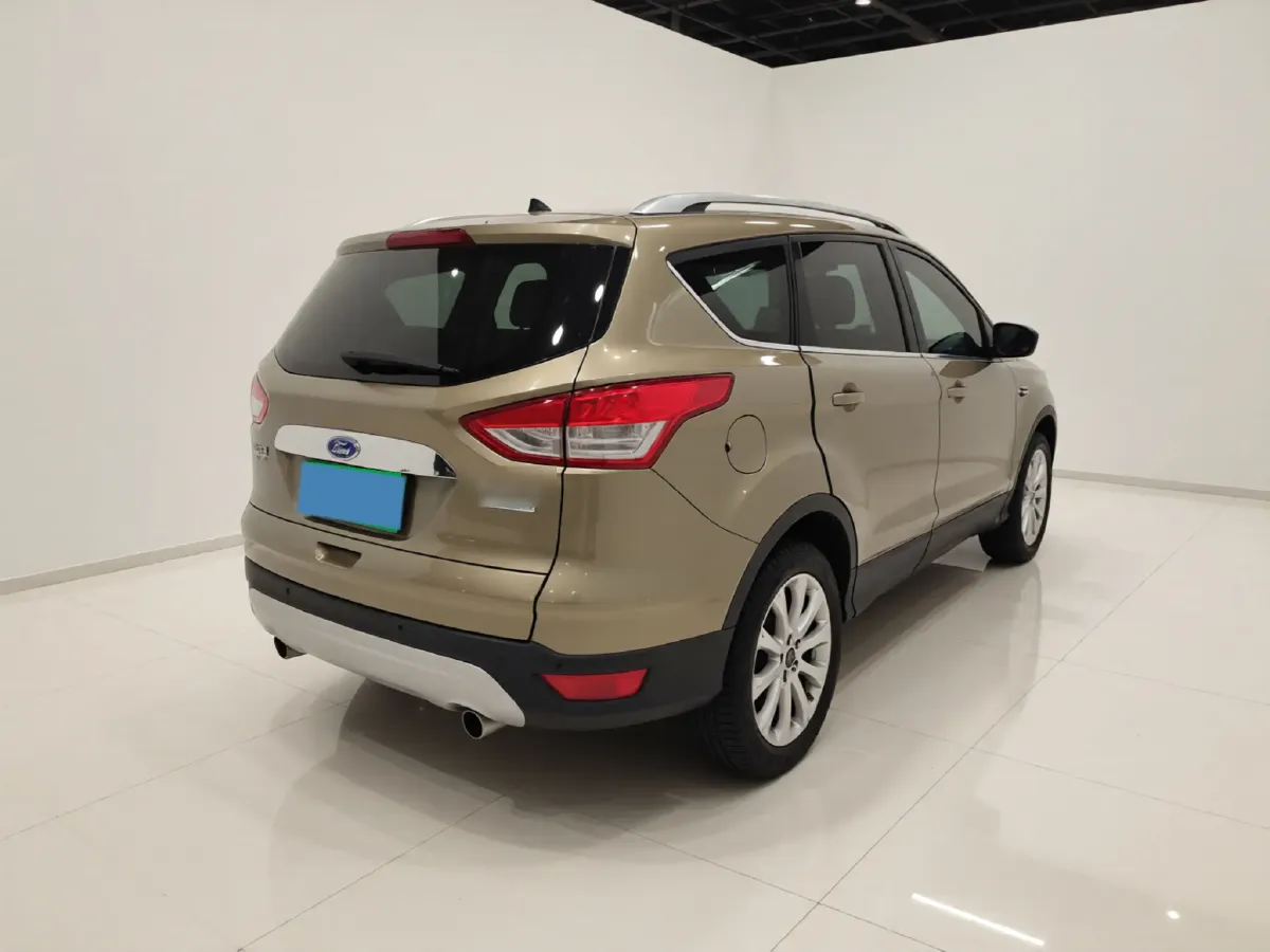 2015 Ford Kuga 1.5T 181HP L4 6AT,autocango,china used car exporter,china ev exporter,chinese used car exporter,chinese used ev exporter