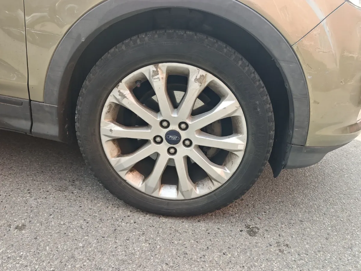 2015 Ford Kuga 1.5T 181HP L4 6AT,autocango,china used car exporter,china ev exporter,chinese used car exporter,chinese used ev exporter