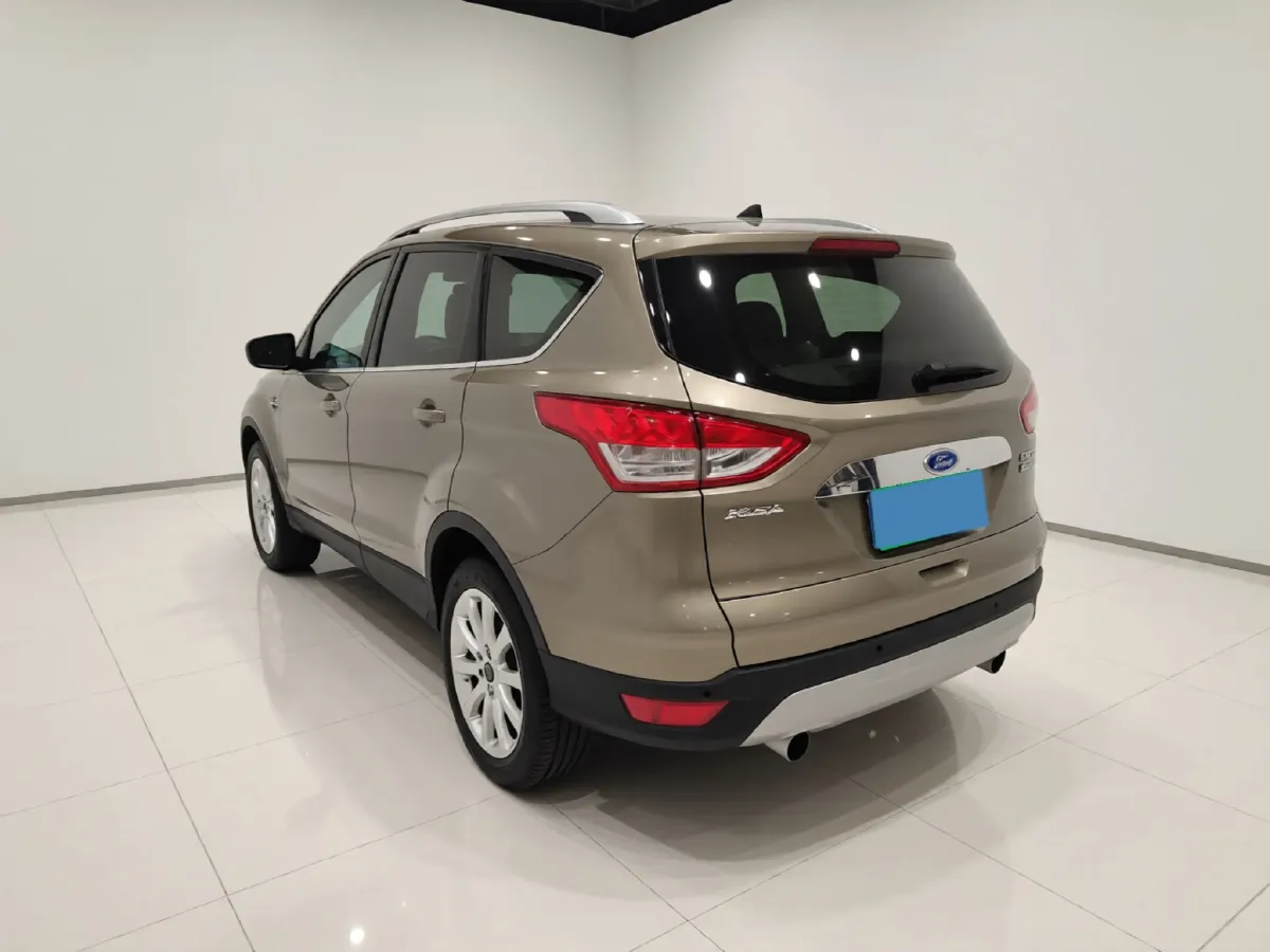 2015 Ford Kuga 1.5T 181HP L4 6AT,autocango,china used car exporter,china ev exporter,chinese used car exporter,chinese used ev exporter
