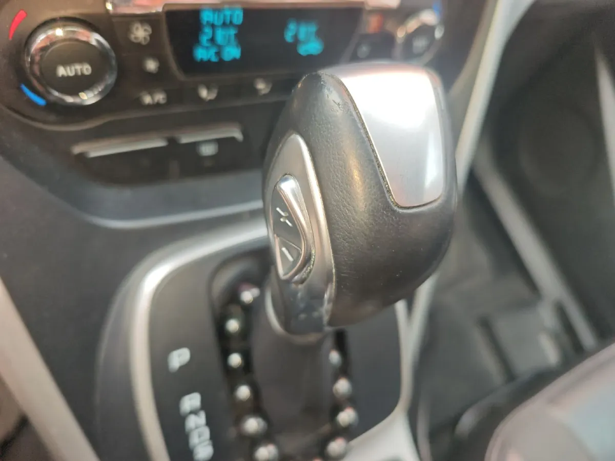 2015 Ford Kuga 1.5T 181HP L4 6AT,autocango,china used car exporter,china ev exporter,chinese used car exporter,chinese used ev exporter