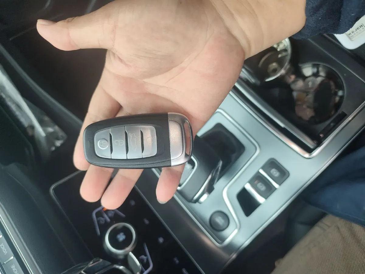 2022 HongQi H5 1.5T 169HP L4 7DCT,autocango,china used car exporter,china ev exporter,chinese used car exporter,chinese used ev exporter