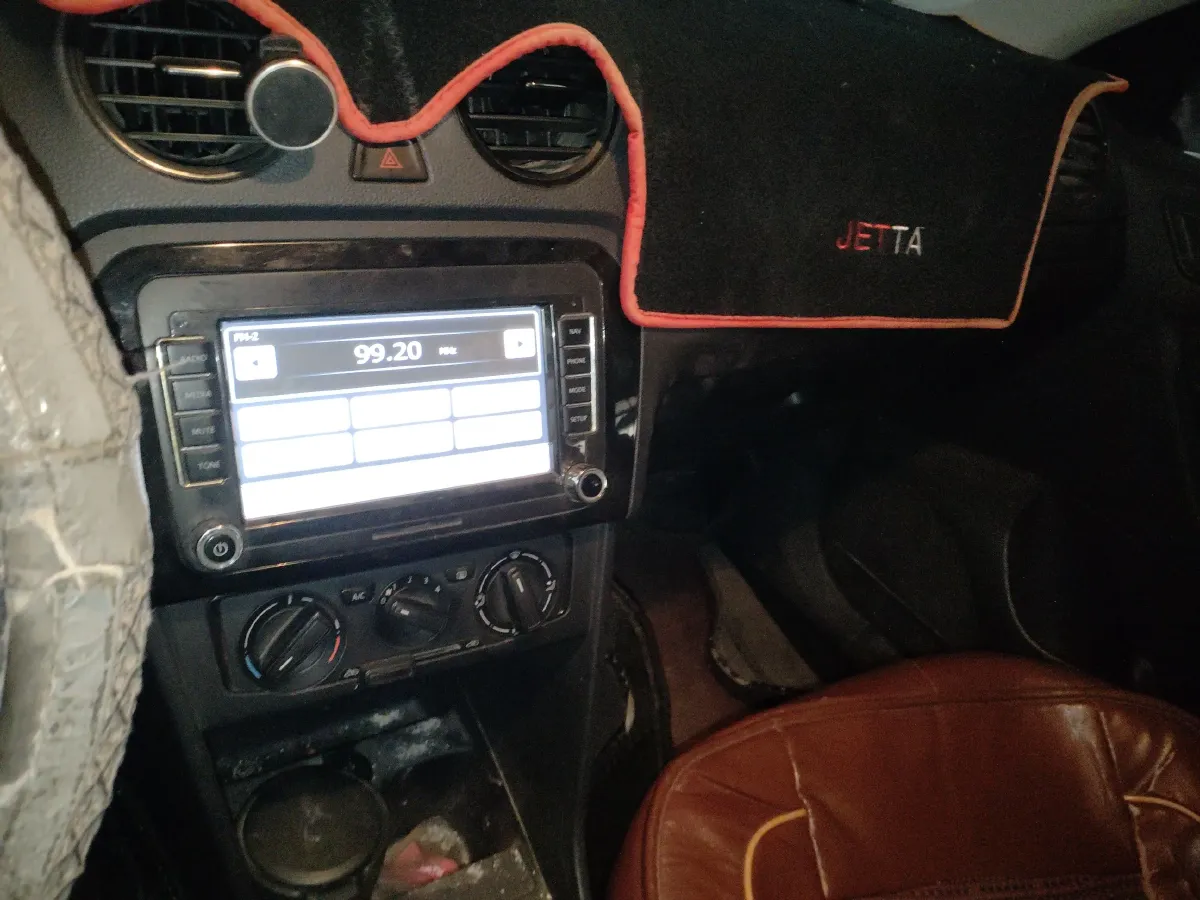 2015 Volkswagen Jetta 1.6L 110HP L4 5MT,autocango,china used car exporter,china ev exporter,chinese used car exporter,chinese used ev exporter