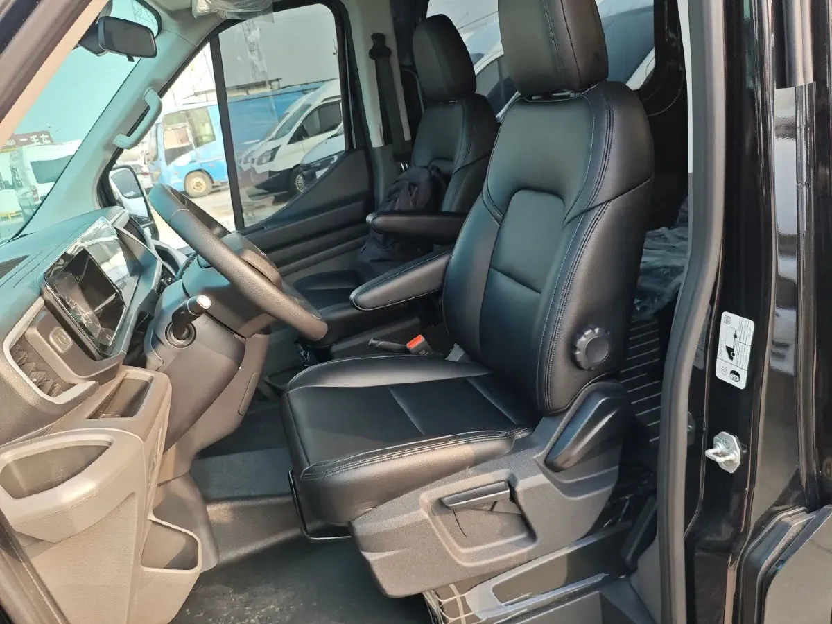 2024 Ford TransitT8 2.0T 154HP L4 6MT,autocango,china used car exporter,china ev exporter,chinese used car exporter,chinese used ev exporter