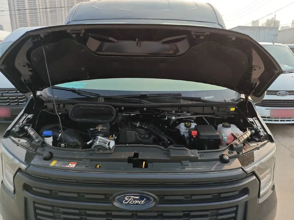 2024 Ford TransitT8 2.0T 154HP L4 6MT,autocango,china used car exporter,china ev exporter,chinese used car exporter,chinese used ev exporter