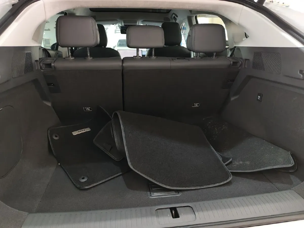 2025 Xpeng G6 BEV 68.5KWH,autocango,china used car exporter,china ev exporter,chinese used car exporter,chinese used ev exporter