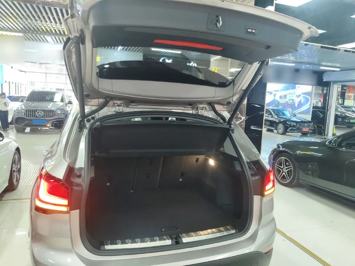 2022 BMW X1 2.0T 192HP L4 7DCT,autocango,china used car exporter,china ev exporter,chinese used car exporter,chinese used ev exporter