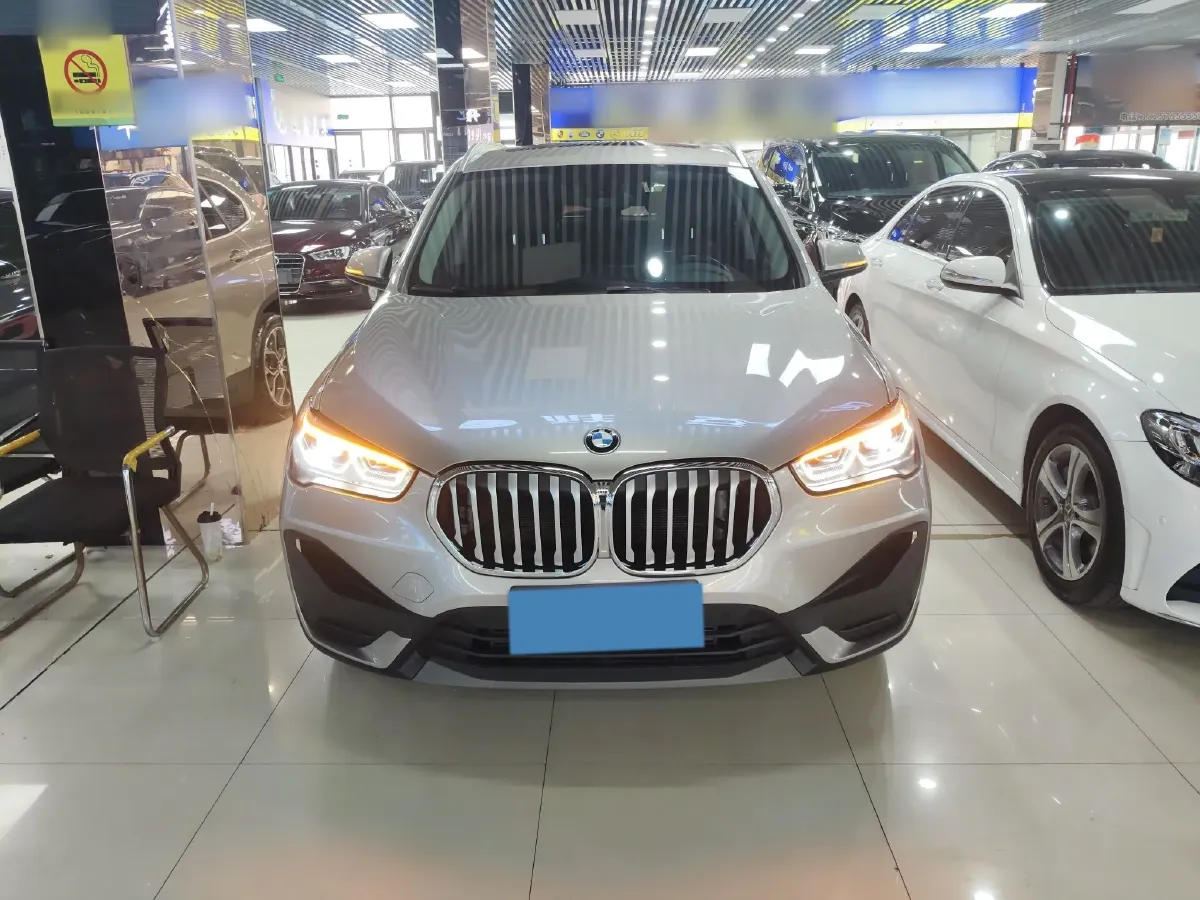2022 BMW X1 2.0T 192HP L4 7DCT,autocango,china used car exporter,china ev exporter,chinese used car exporter,chinese used ev exporter