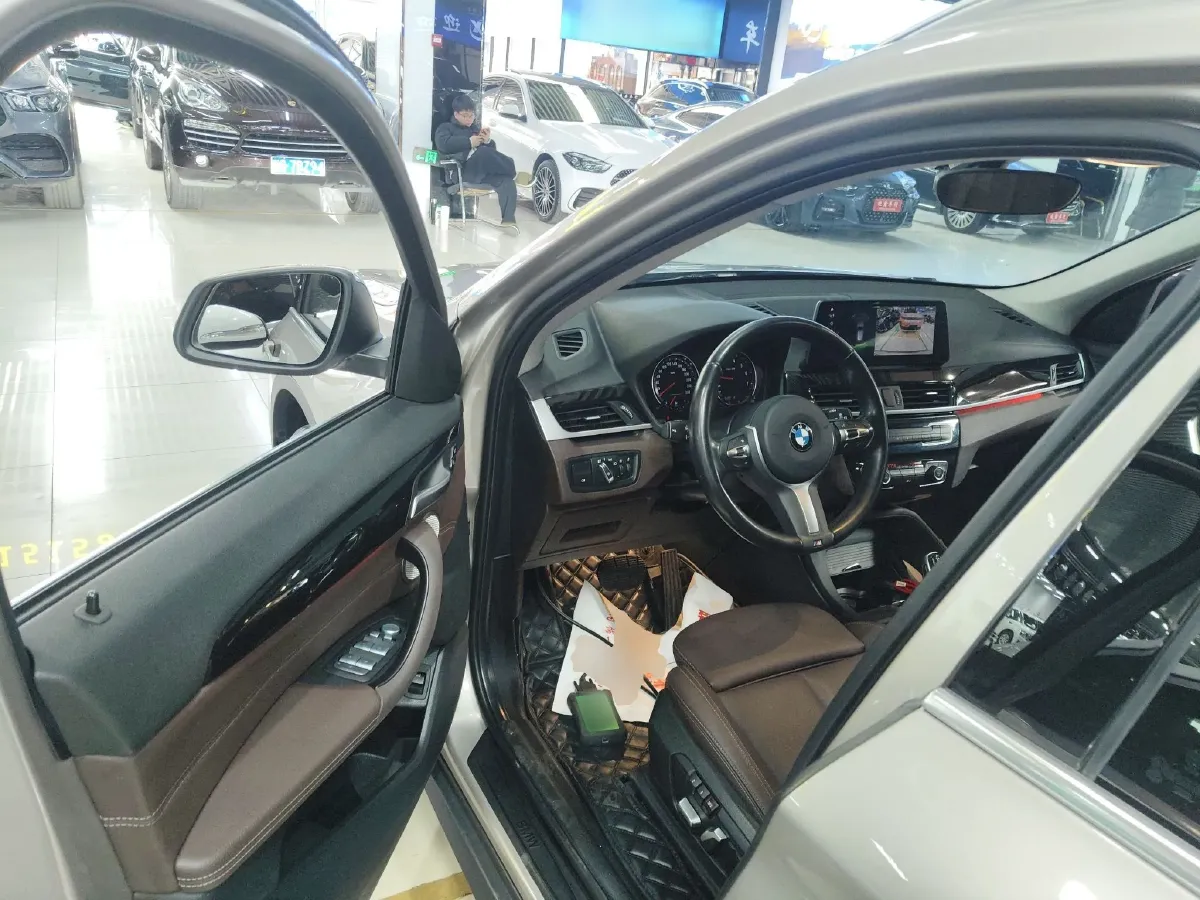 2022 BMW X1 2.0T 192HP L4 7DCT,autocango,china used car exporter,china ev exporter,chinese used car exporter,chinese used ev exporter