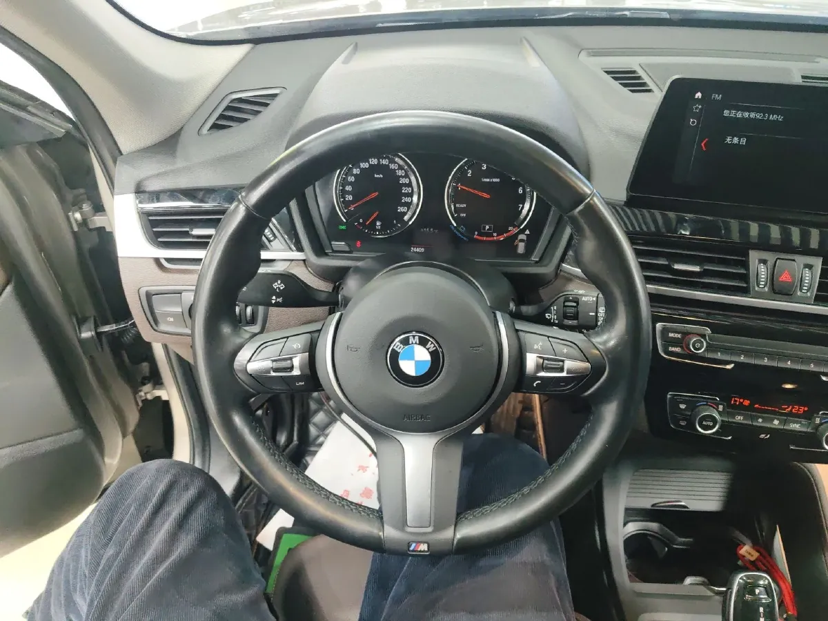 2022 BMW X1 2.0T 192HP L4 7DCT,autocango,china used car exporter,china ev exporter,chinese used car exporter,chinese used ev exporter