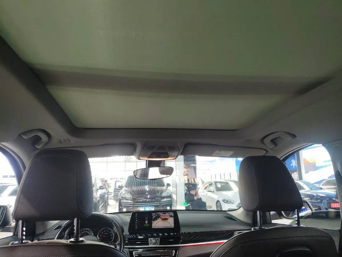 2022 BMW X1 2.0T 192HP L4 7DCT,autocango,china used car exporter,china ev exporter,chinese used car exporter,chinese used ev exporter