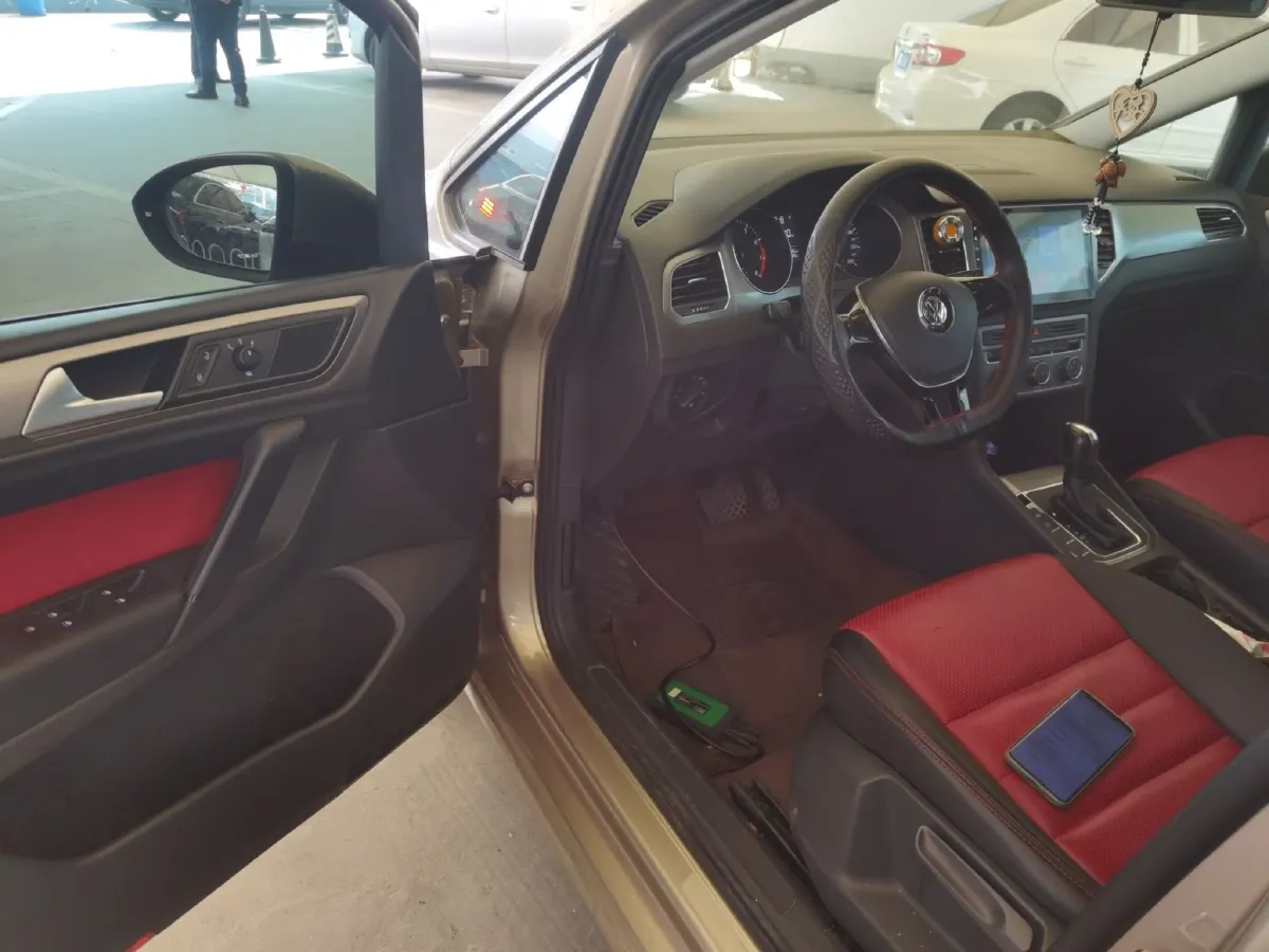 2018 Volkswagen Golf Sportsvan 1.6L 110HP L4 6AT,autocango,china used car exporter,china ev exporter,chinese used car exporter,chinese used ev exporter