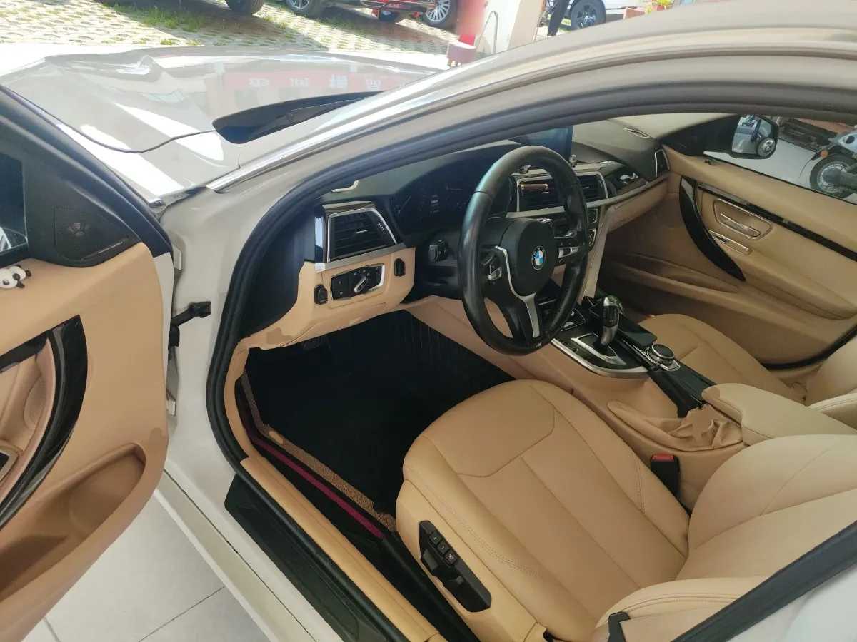 2015 BMW 3 Series 1.6T 136HP L4 8AT,autocango,china used car exporter,china ev exporter,chinese used car exporter,chinese used ev exporter