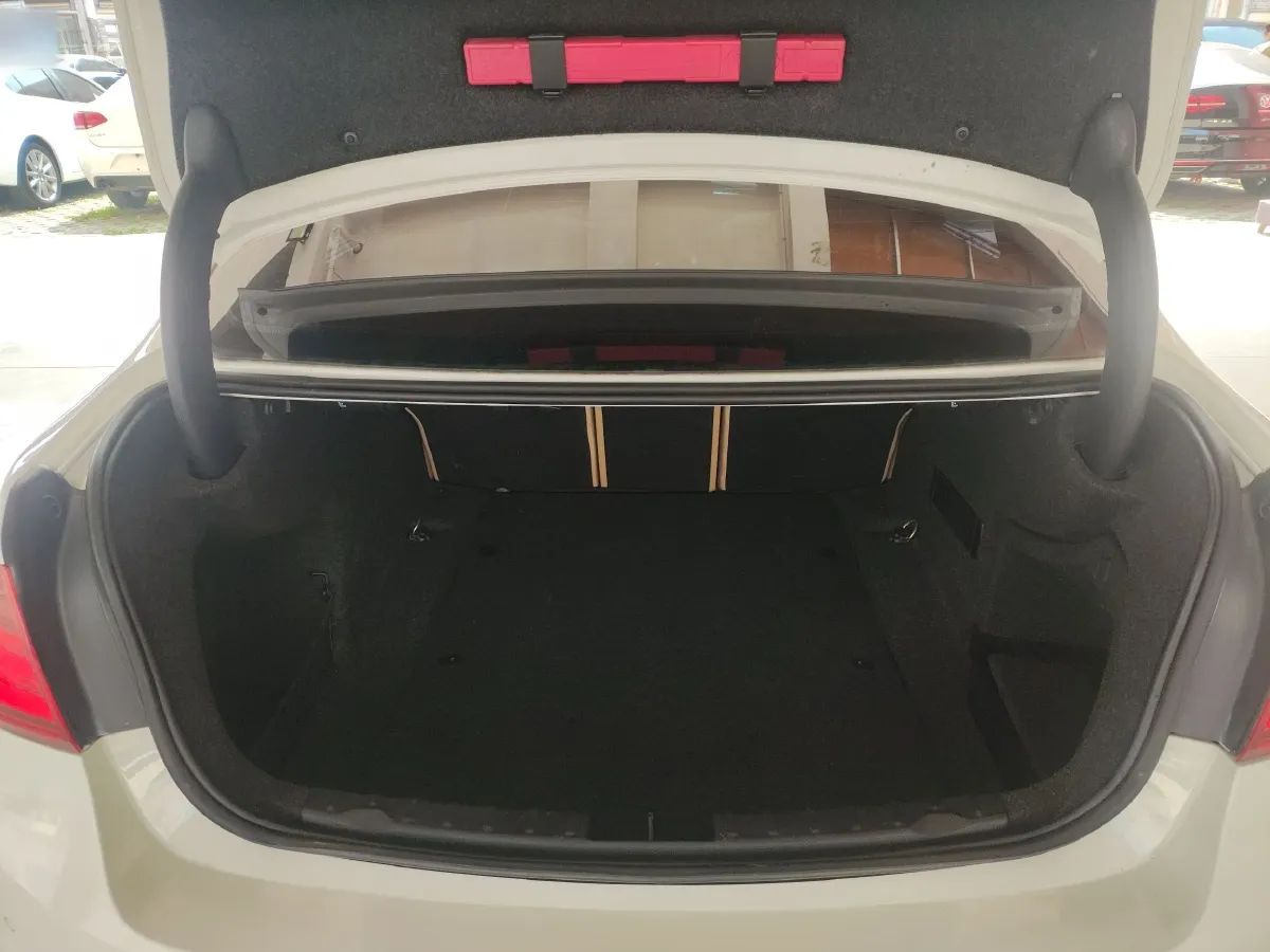 2015 BMW 3 Series 1.6T 136HP L4 8AT,autocango,china used car exporter,china ev exporter,chinese used car exporter,chinese used ev exporter