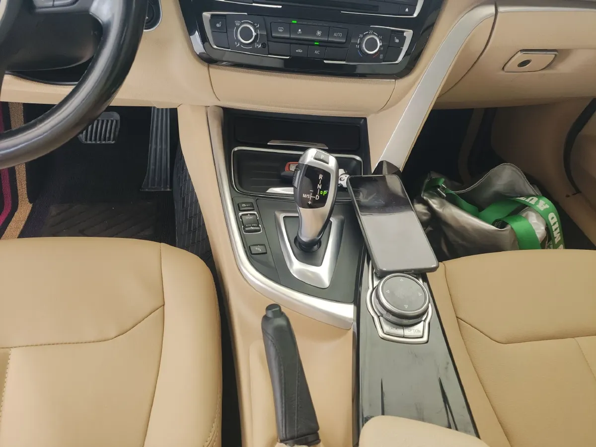 2015 BMW 3 Series 1.6T 136HP L4 8AT,autocango,china used car exporter,china ev exporter,chinese used car exporter,chinese used ev exporter