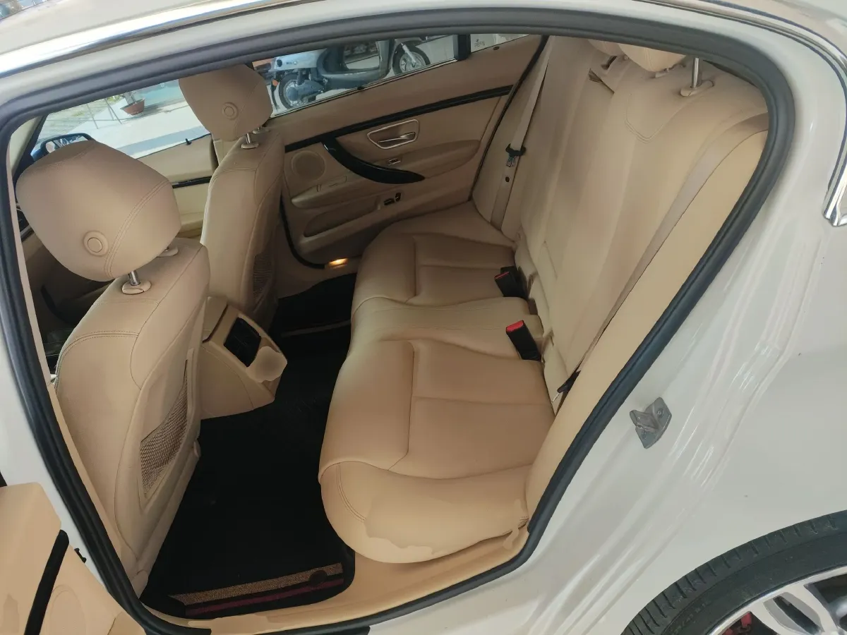 2015 BMW 3 Series 1.6T 136HP L4 8AT,autocango,china used car exporter,china ev exporter,chinese used car exporter,chinese used ev exporter