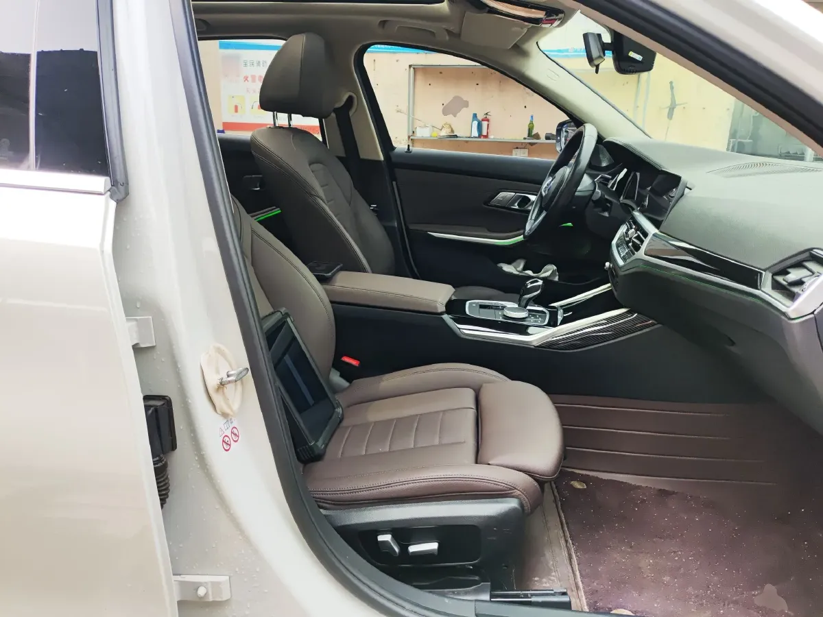 2021 BMW 3 Series 2.0T 156HP L4 8AT,autocango,china used car exporter,china ev exporter,chinese used car exporter,chinese used ev exporter