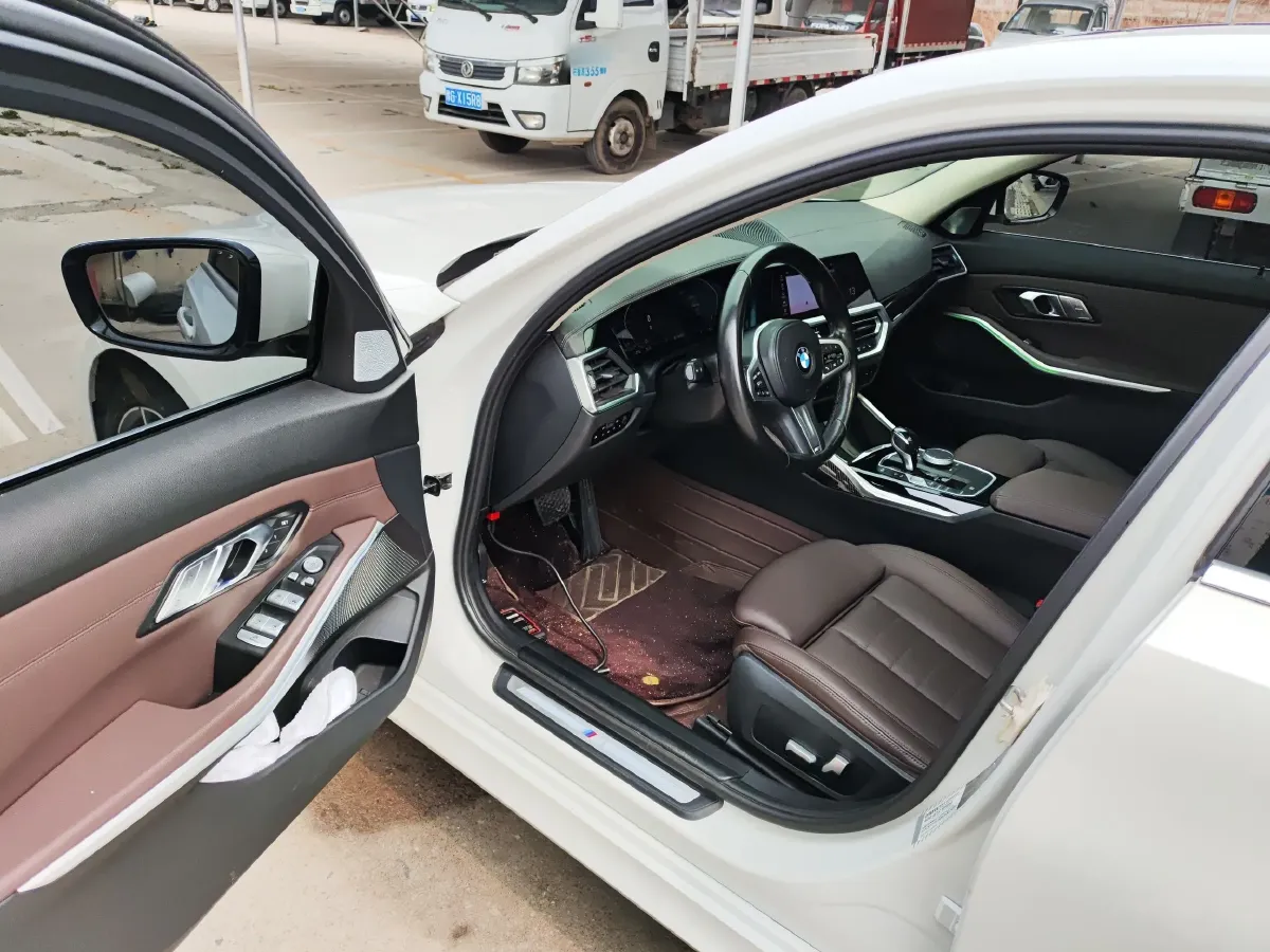 2021 BMW 3 Series 2.0T 156HP L4 8AT,autocango,china used car exporter,china ev exporter,chinese used car exporter,chinese used ev exporter