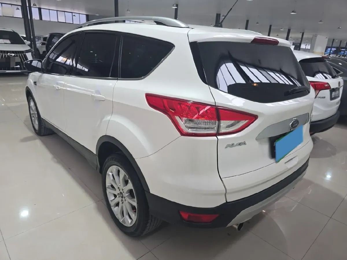 2015 Ford Kuga 1.5T 181HP L4 6AT,autocango,china used car exporter,china ev exporter,chinese used car exporter,chinese used ev exporter