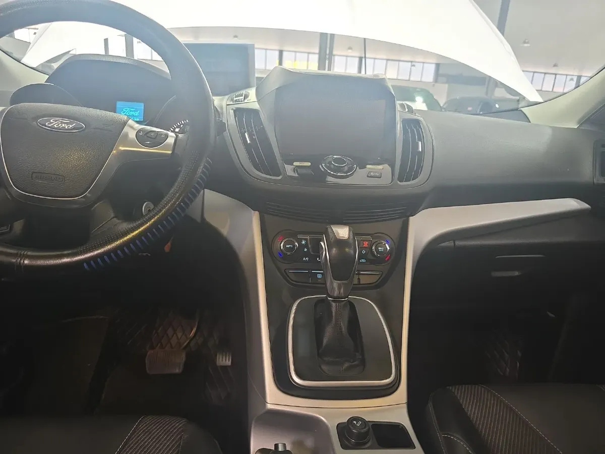 2015 Ford Kuga 1.5T 181HP L4 6AT,autocango,china used car exporter,china ev exporter,chinese used car exporter,chinese used ev exporter
